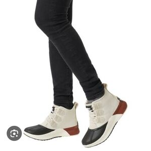 Sorel Women's Black, Cream, and Brown Winter Boots